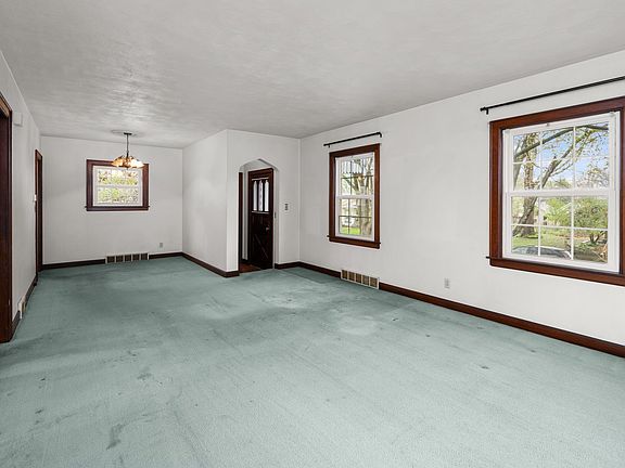 4th image of 925 24th St
