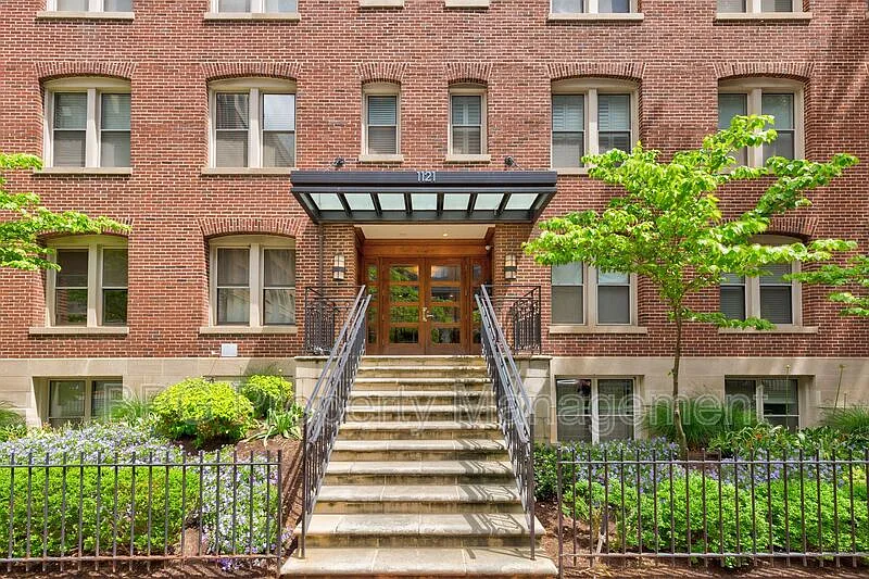 1 bed, 1.0 bath, 402 sqft, $2,295 — Photo 3