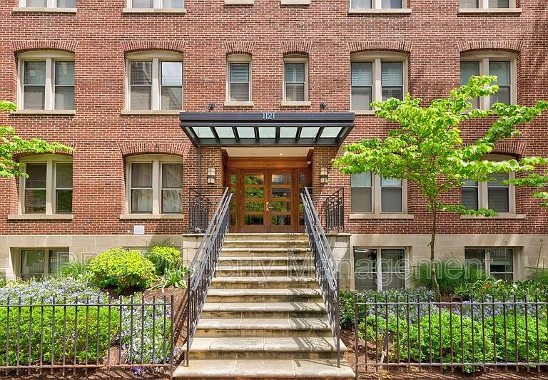 1121 24th St NW #104 — Photo 3