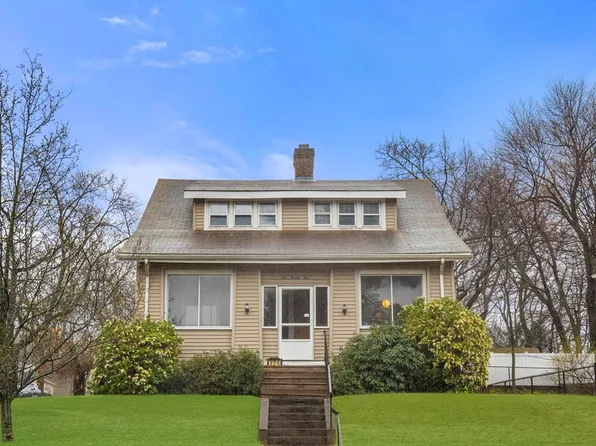 924 Pleasant St, Worcester, MA 01602