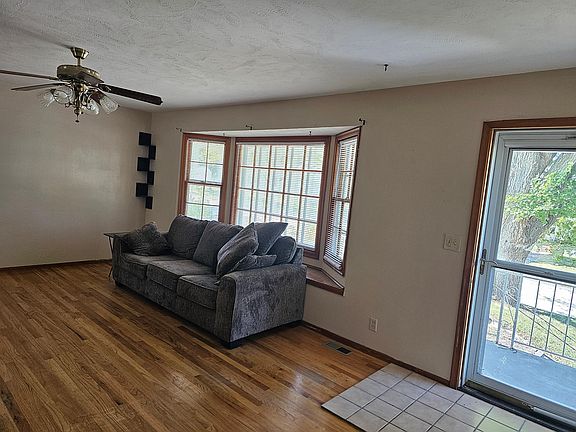 4th image of 5435 N 63rd St