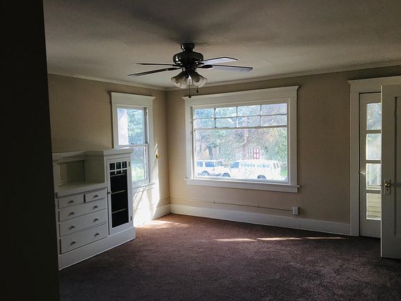 2nd image of 225 1/2 Thorne St