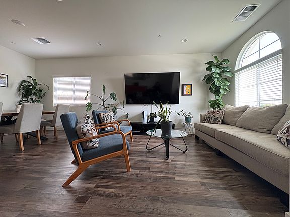 3rd image of 12422 Piano Dr
