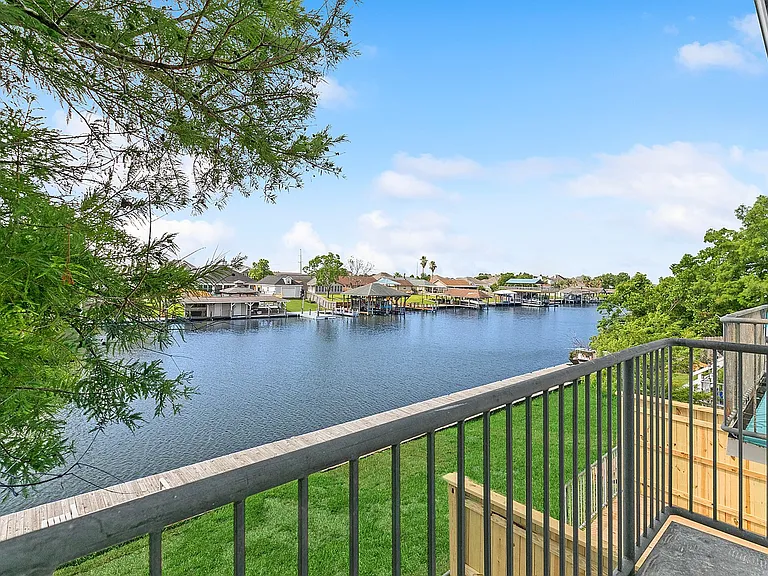4766 Pontchartrain Dr — Photo 16