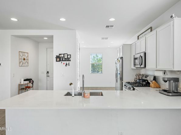 12472 W Kaler Dr, Glendale, AZ 85307