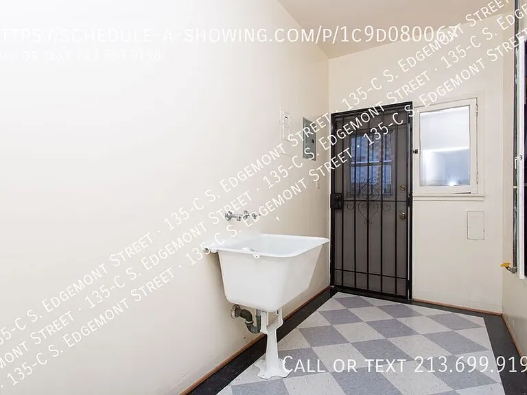 135C S Edgemont St — Photo 17