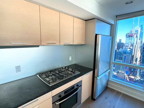 350 West 42nd Street image 8 of 33