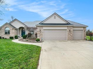 2911 E Lake Tahoe Trl, Warsaw, IN 46582