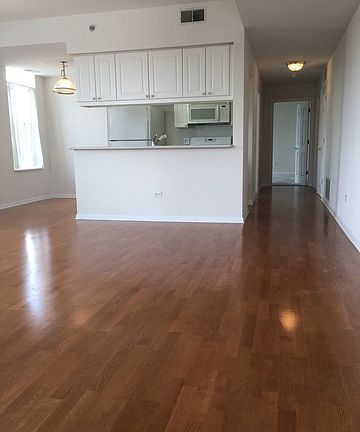 2nd image of 400 Village Cir Unit 408