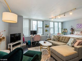 400 E Randolph St APT 3502, Chicago, IL 60601