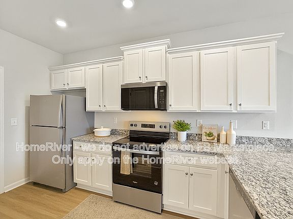 3rd image of 102 Lightning Dr