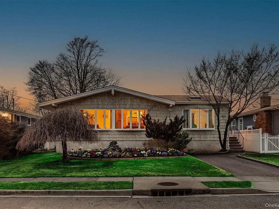 1st image of 2582 Centre Avenue