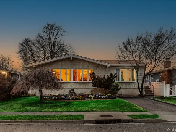 2582 Centre Avenue, Bellmore, NY 11710