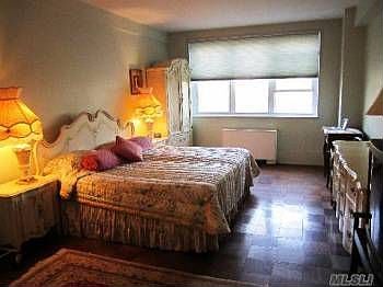 3rd image of 1 Kensington Gate APT 304