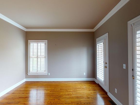 5th image of 3076 Wilshire Blvd