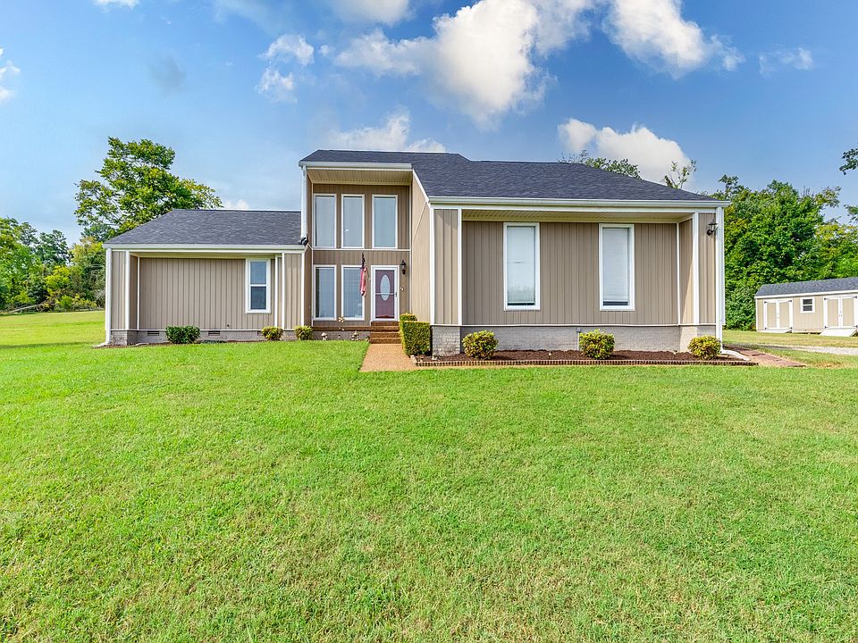 1st image of 901 Heather Ln