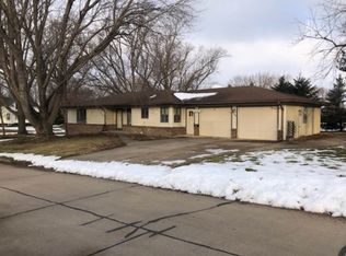 102 E 6th St, Laurel, NE 68745