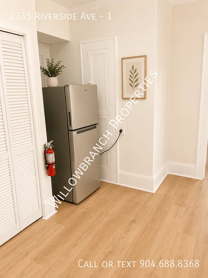 1 Bd / 1 Bth Riverside Ave — Photo 2