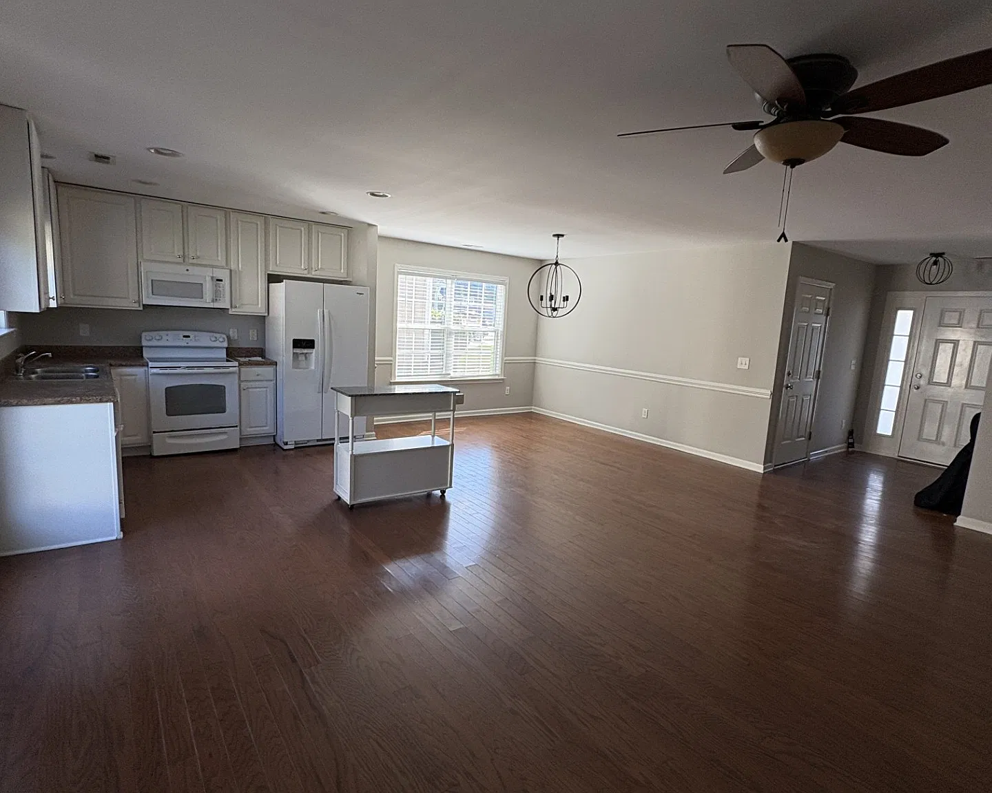 3 bed, 1257 sqft, $2,295 — Photo 4