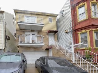610 11th St, Union City, NJ 07087