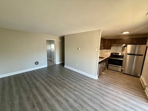Courtview Square Apartments