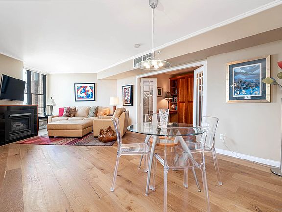 4th image of 500 W Harbor Dr Unit 1018