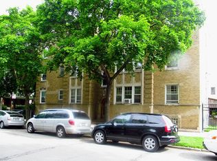 3705 W Byron St, Chicago, IL 60618