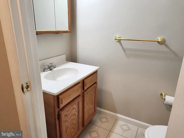 Main floor hallway bath