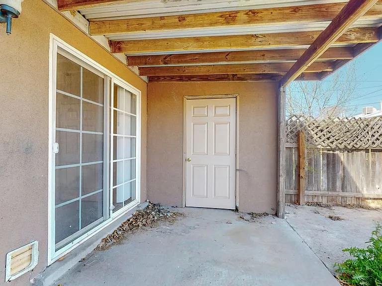 6108 Calle Nueve NW — Photo 30