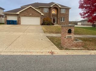 24446 Newport Dr, Crete, IL 60417