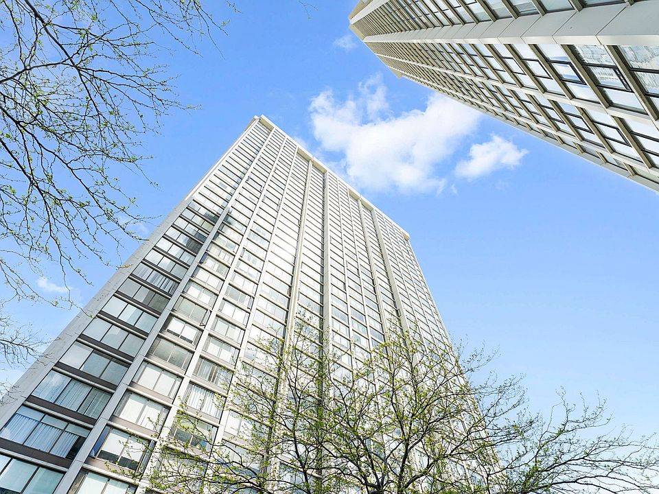 1st image of 5455 N Sheridan Rd APT 707