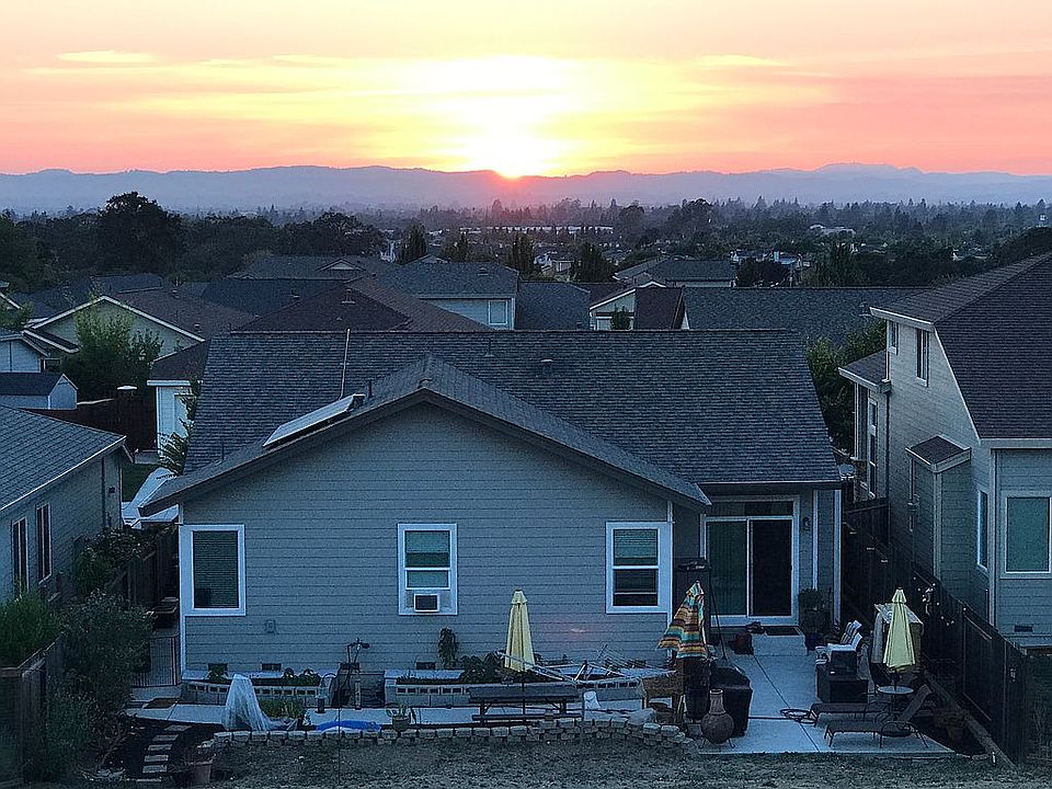 2nd image of 2458 Rudesill Ln