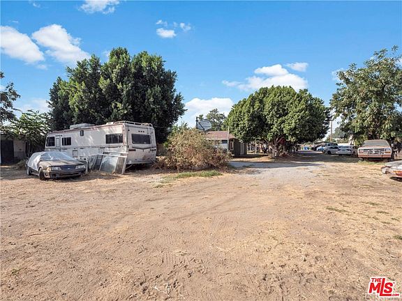 4th image of 8426 Kester Ave