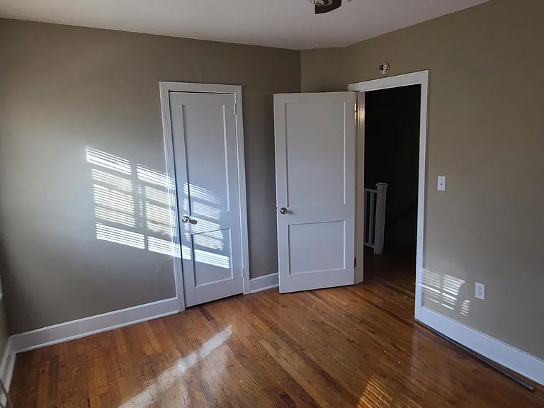327 Decelle St #B — Photo 24