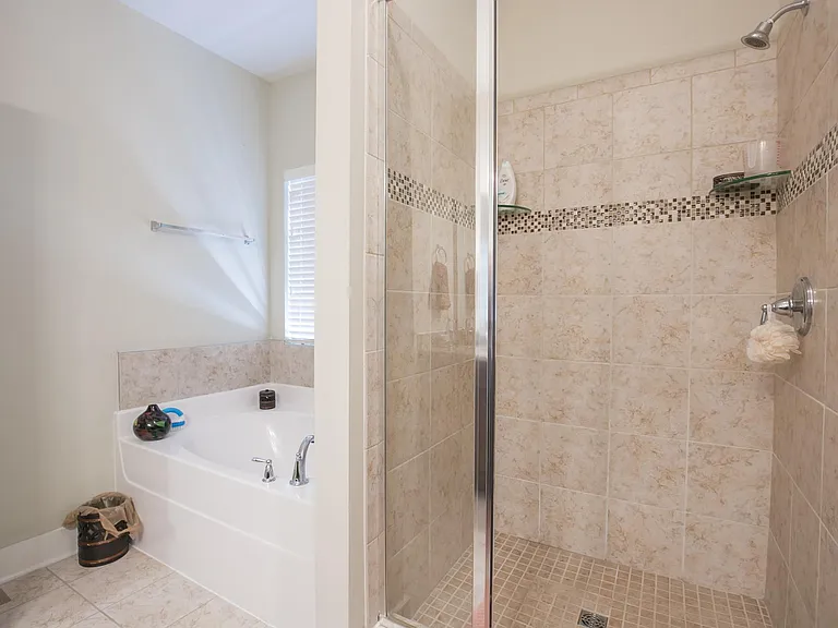 632 Newcomb St — Photo 26
