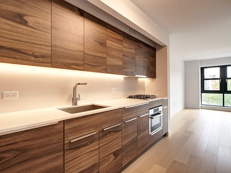171 Suffolk St #7B — Photo 2