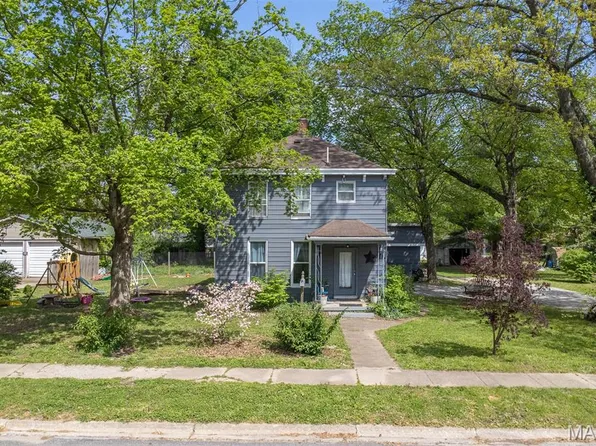425 Rountree St, Hillsboro, IL 62049