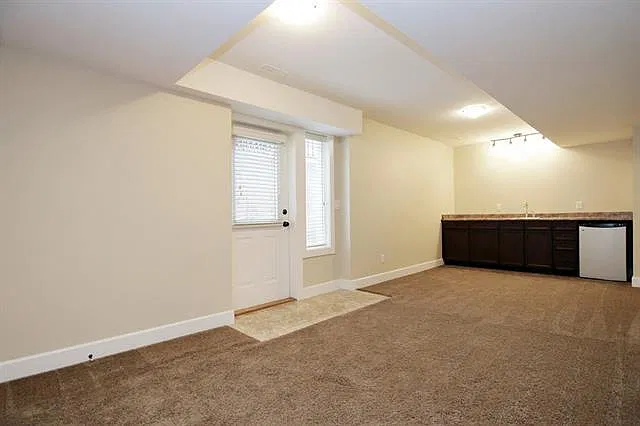 2 bed, 1.0 bath, 750 sqft, $1,400 — Photo 2