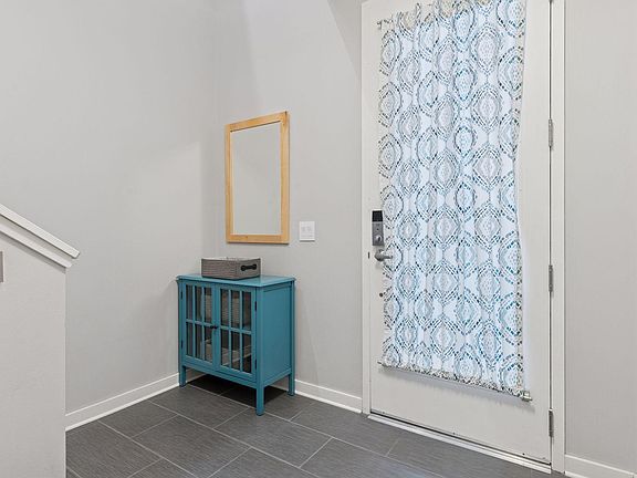 5th image of 209 8th St E APT 201