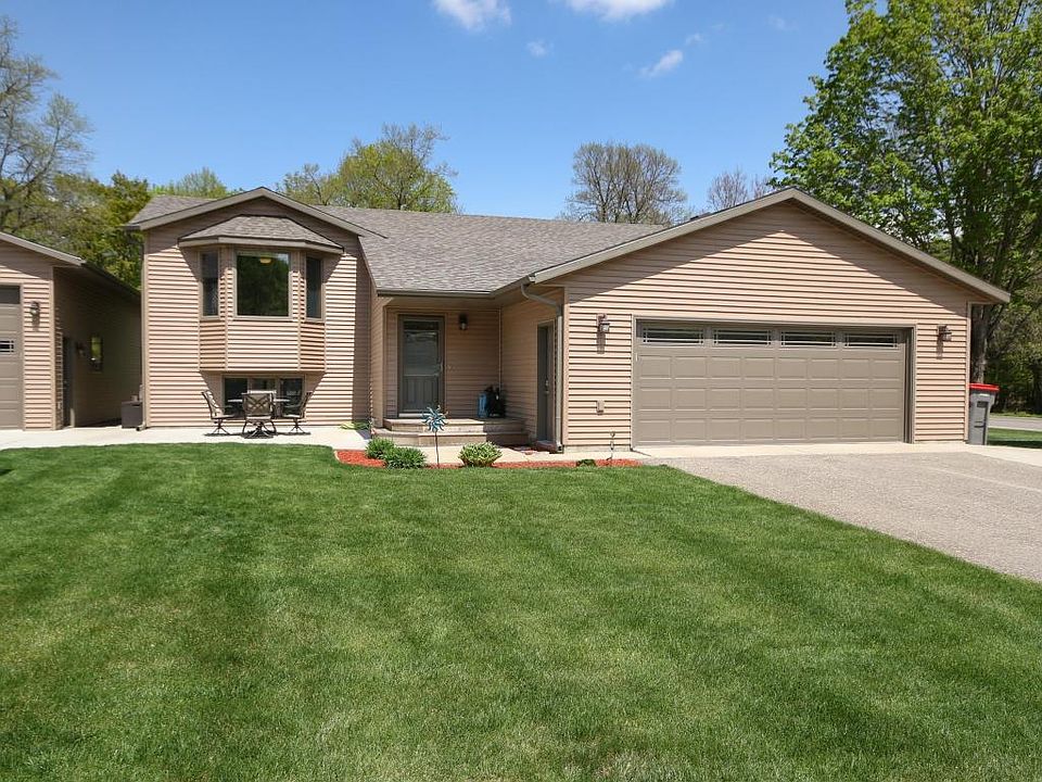 1st image of 1595 Shady Ln NE