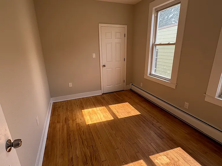 232 John St #2R — Photo 3