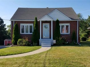 8 Vigne Rd, Coraopolis, PA 15108