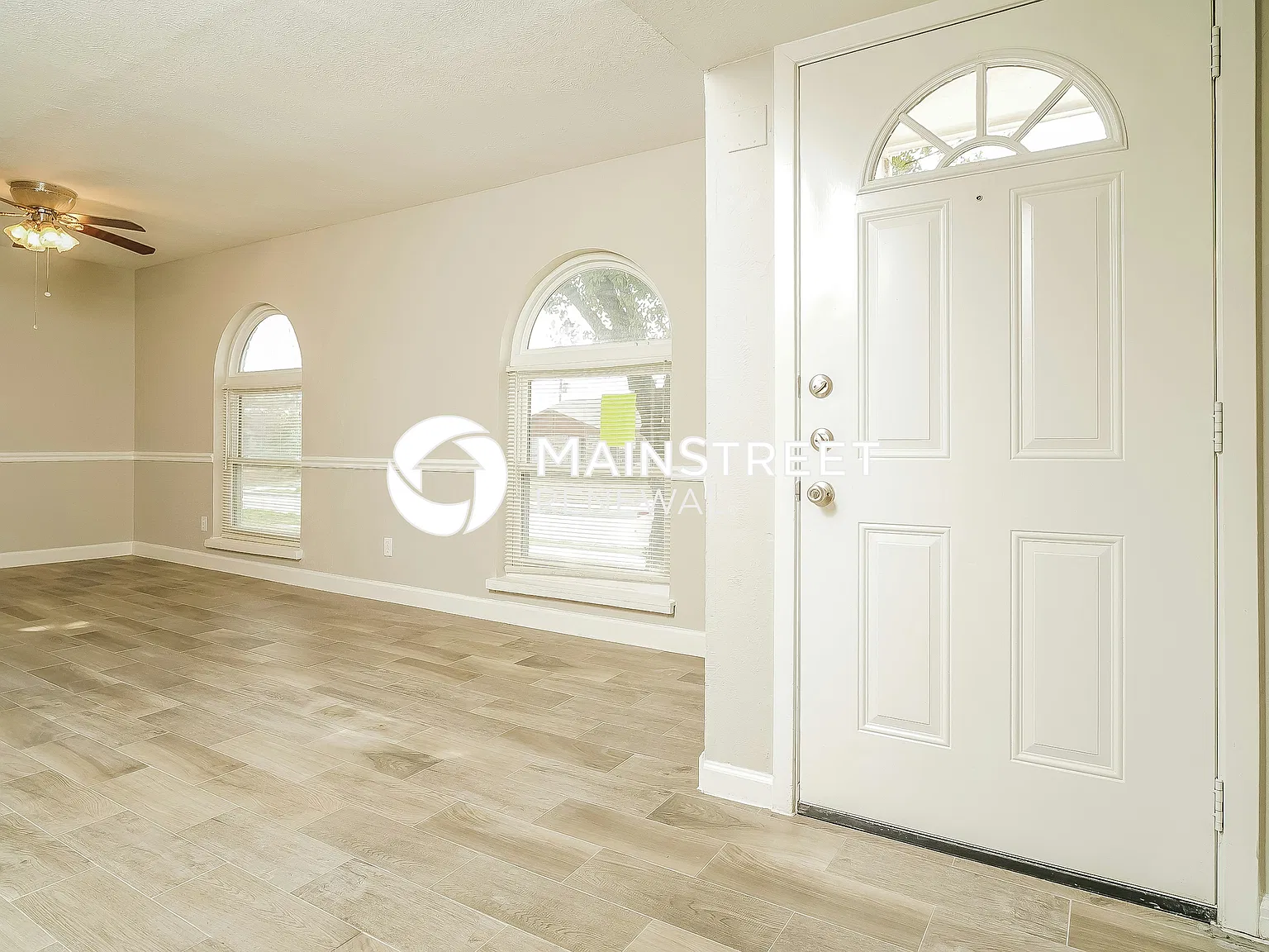 8913 Vernon Dr — Photo 2