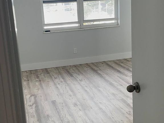 2nd image of 2900 Banyan St APT 404
