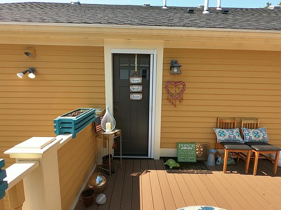 Outdoor entrance for Unit 3.