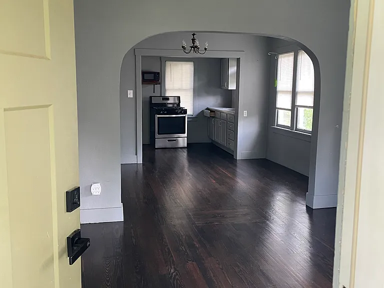 606 W Hill St — Photo 10