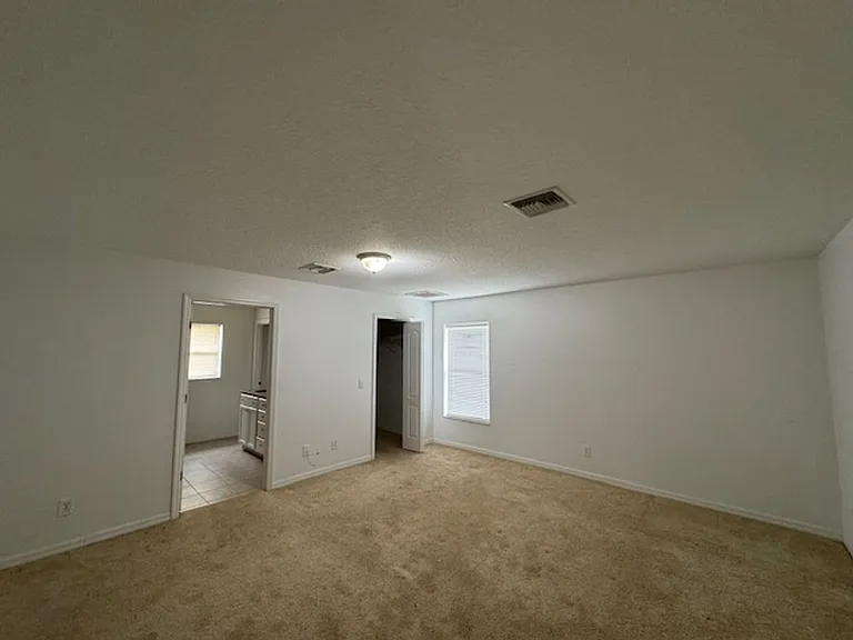 710 Avalon St SE — Photo 14