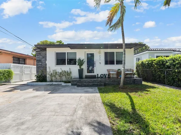 221 NW 59th Ave, Miami, FL 33126