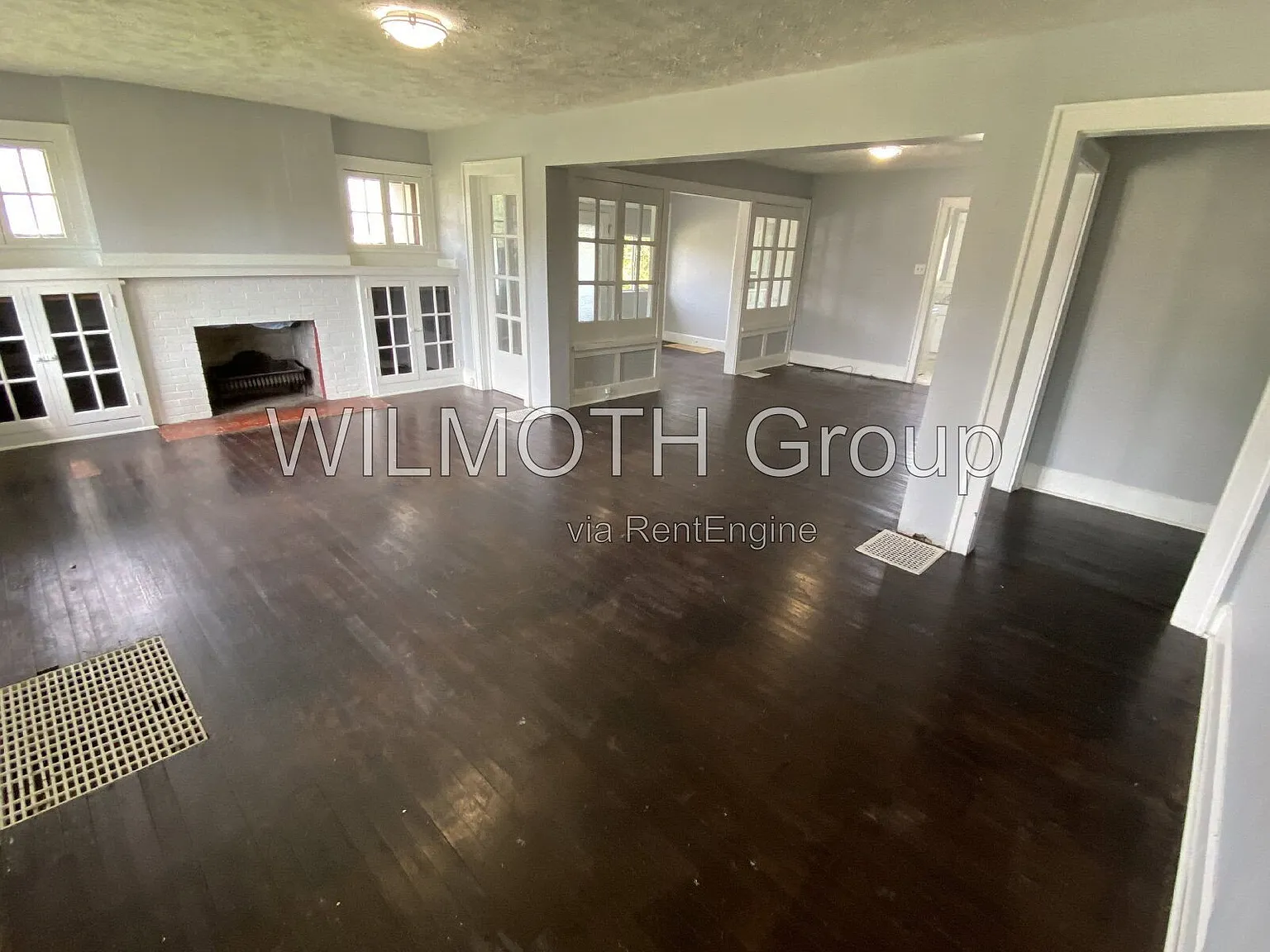 3 bed, 1.0 bath, 2225 sqft, $1,195 — Photo 2