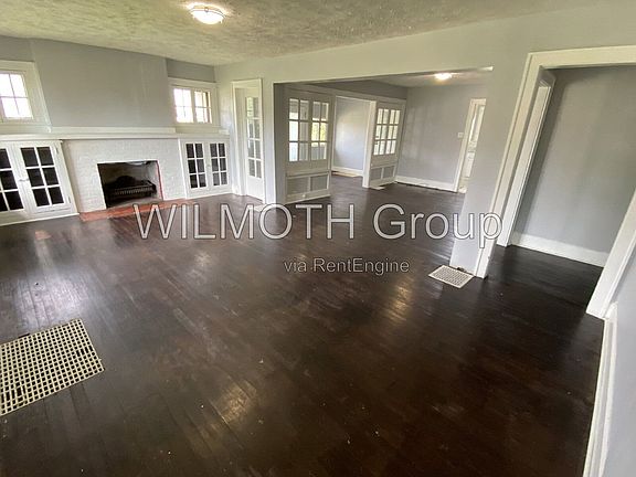 2nd image of 1000 E 8th St